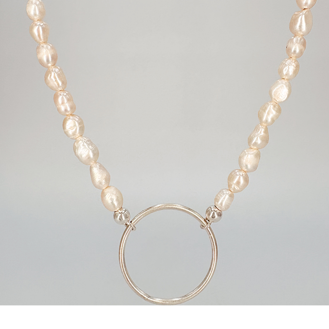 Collar de perlas cultivadas barrocas y aro central en plata CO1918F39