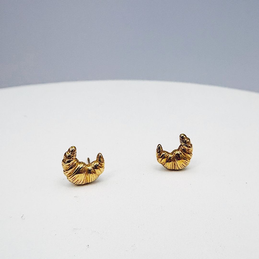 ARETES DE CROISSANT  TEXTURIZADO EN BAÑO DE ORO AR3231G30