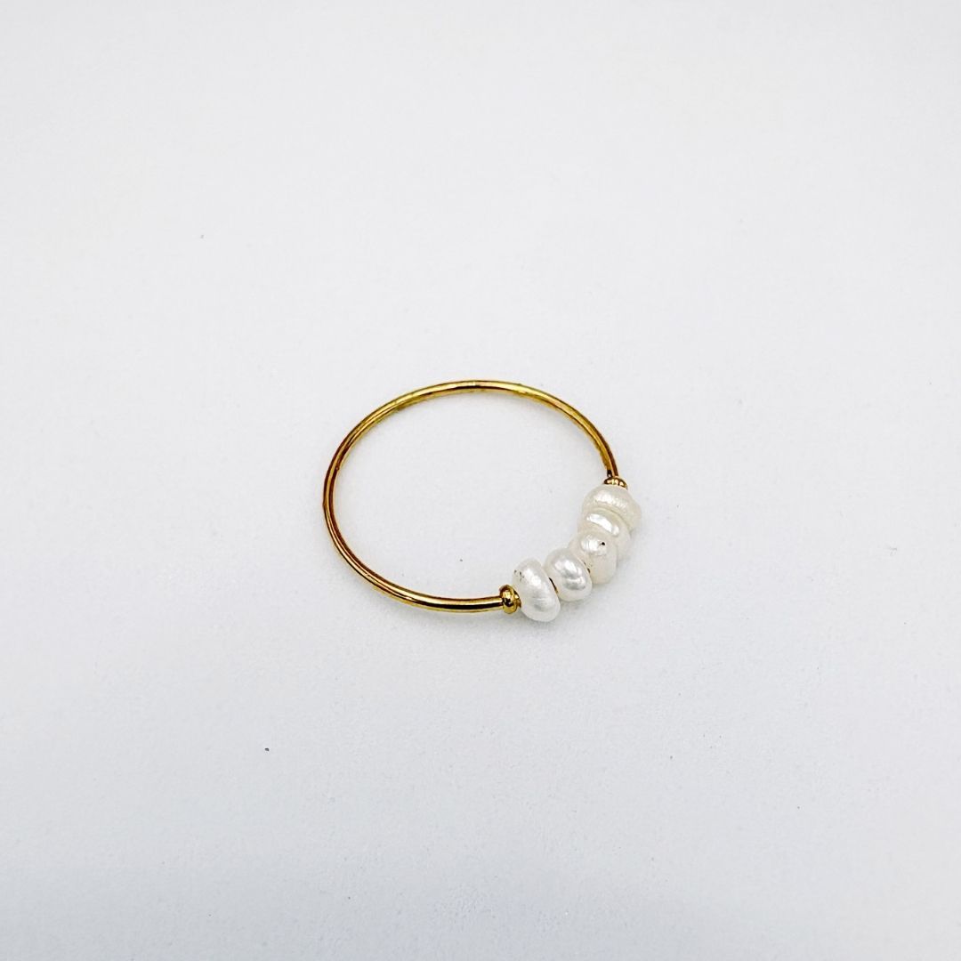 ANILLO DELICADO CON FILA DE PERLAS CULTIVADAS EN ACERO AN3963G36