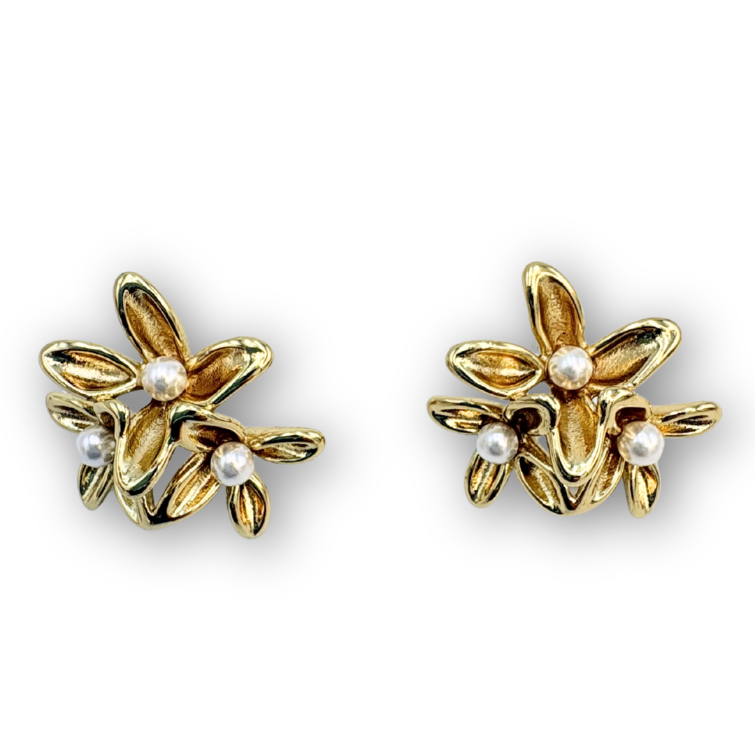 Aretes de 3 flores con perla central AR3253G65